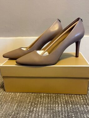 Michael Kors Dorothy Flex Pump Dark Khaki Leather Heels 9
